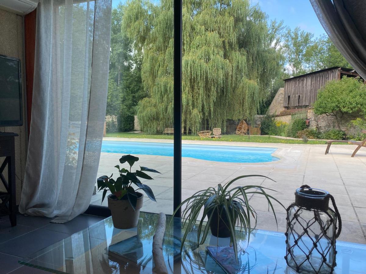 Pool House-L'Hirondelle De Sermizelles- Grand Jardin, Calme Et Nature Aux Portes Du Morvan Bagian luar foto