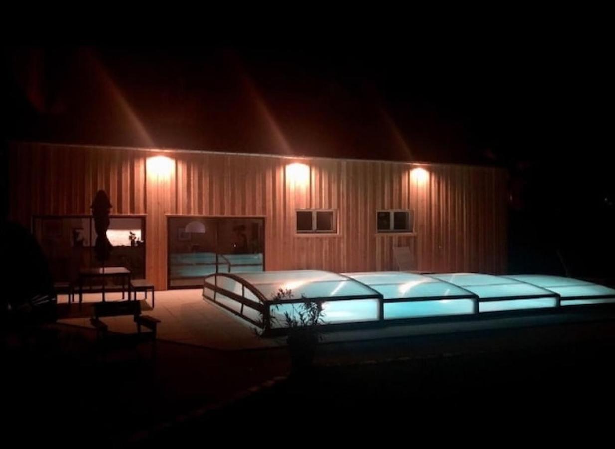 Pool House-L'Hirondelle De Sermizelles- Grand Jardin, Calme Et Nature Aux Portes Du Morvan Bagian luar foto